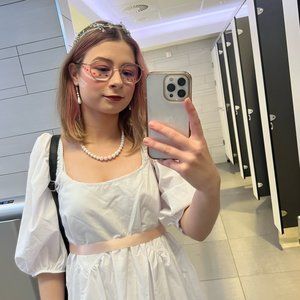 Meet your Posher, Ellie